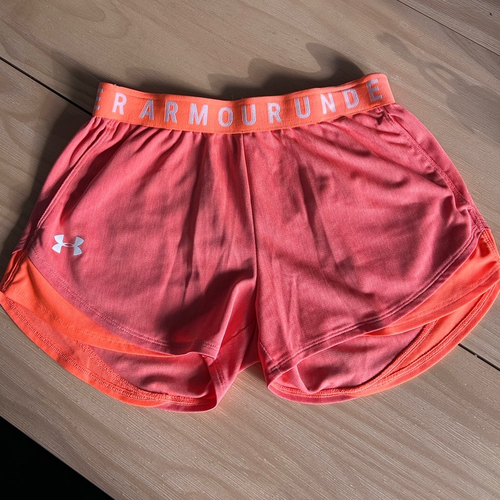 Under Armour Coral Athletic Shorts Women’s Small